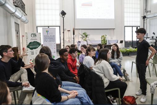EDILTECO OP HET FESTIVAL VAN DUURZAAMHEID IN MODENA: DE NIEUWE GENERATIES OPLICHTEN VOOR EEN ECO-VERANTWOORDELIJKE TOEKOMST, HET IS MOGELIJK